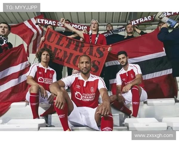 伊萨克与队友默契配合,进攻端表现稳健